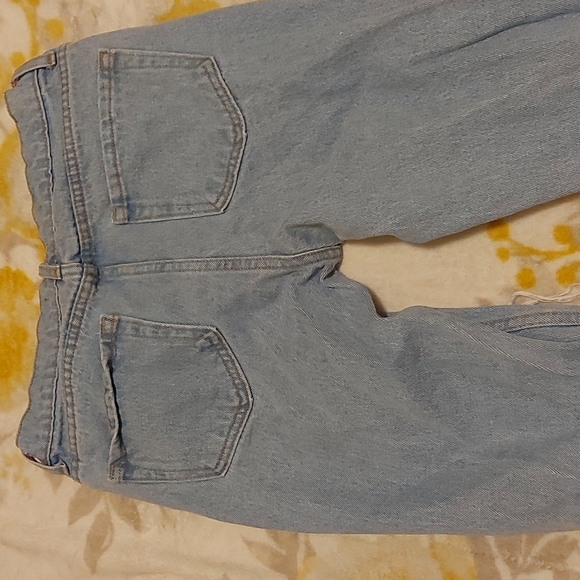 Light wash, mom jeans, size 3 - Picture 3 of 3